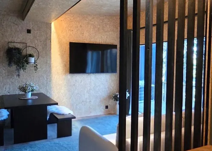 Ternu Forestvilla רובניימי